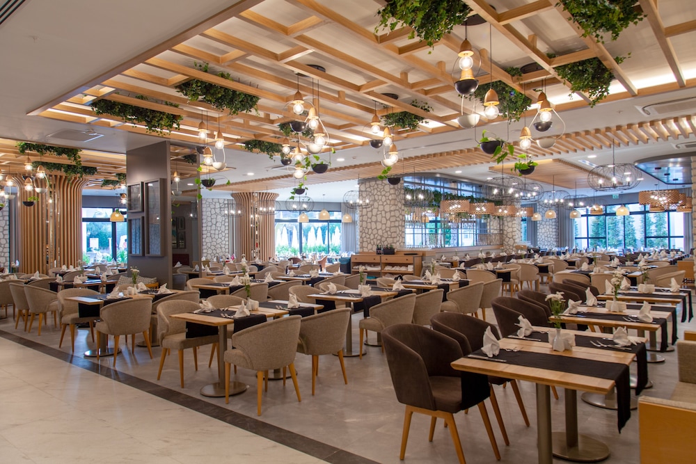 Side Royal Style Hotel — Restaurant & bars in Side