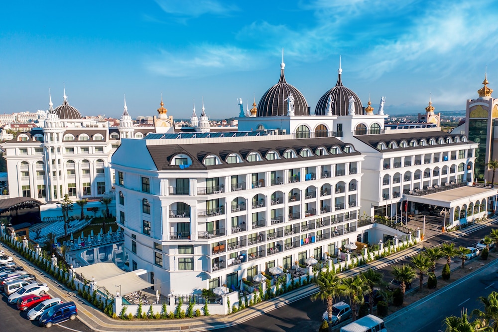 Side Royal Style Hotel — Hotel building in Side