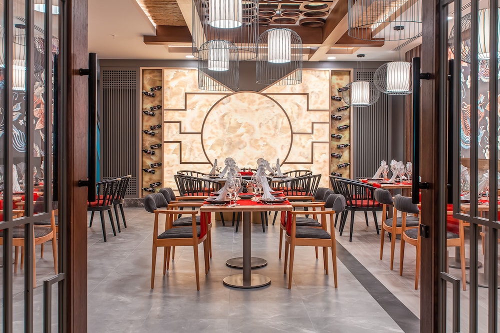 Side Royal Style Hotel — Restaurant & bars in Side