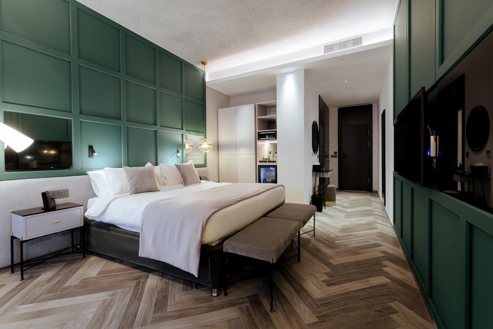 The Embassy Valletta Hotel — Hotel rooms in Valletta, Malta Island