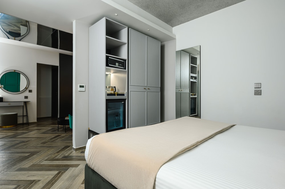 The Embassy Valletta Hotel — Hotel rooms in Valletta, Malta Island