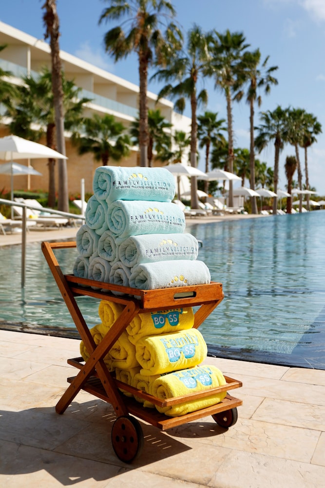 Family Selection at Grand Palladium Select Costa Mujeres - All Inclusive — Swimming pool in Playa Mujeres, Quintana Roo