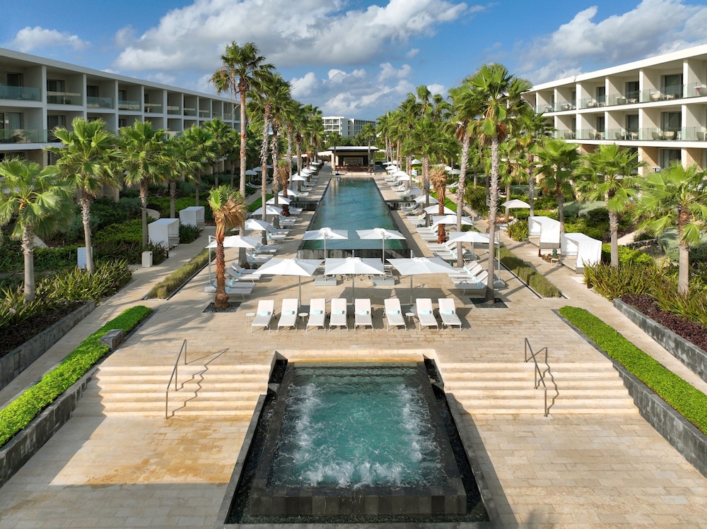 Family Selection at Grand Palladium Select Costa Mujeres - All Inclusive — Swimming pool in Playa Mujeres, Quintana Roo