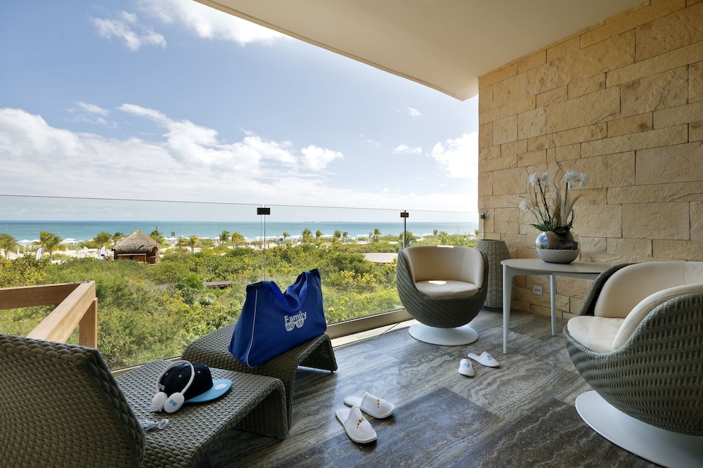 Family Selection at Grand Palladium Select Costa Mujeres - All Inclusive — Hotel rooms in Playa Mujeres, Quintana Roo