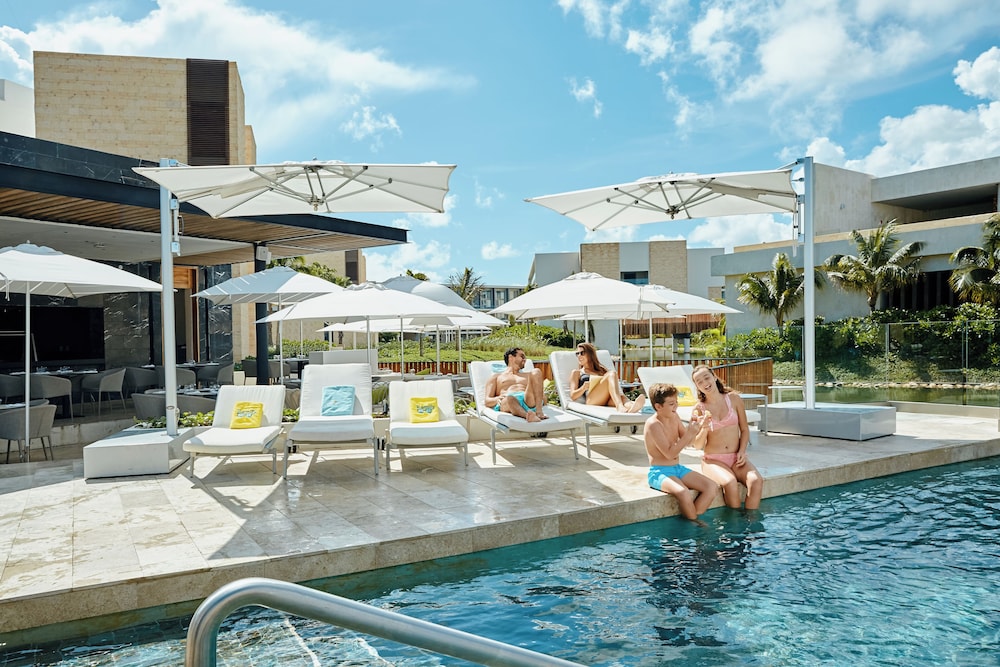 Family Selection at Grand Palladium Select Costa Mujeres - All Inclusive — Swimming pool in Playa Mujeres, Quintana Roo