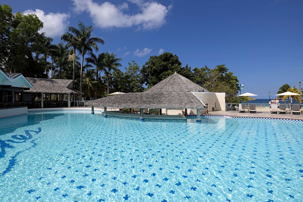 Beaches Jamaica Negril — Swimming pool in Negril