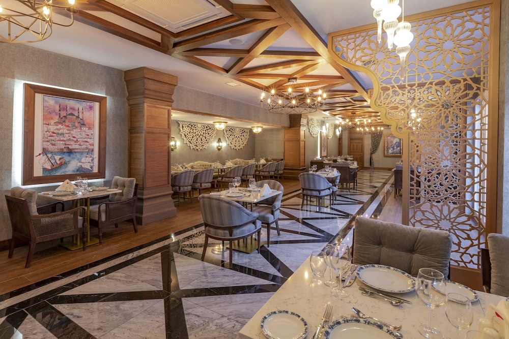 Bella Resort & Spa - All Inclusive — Restaurant & bars in Side