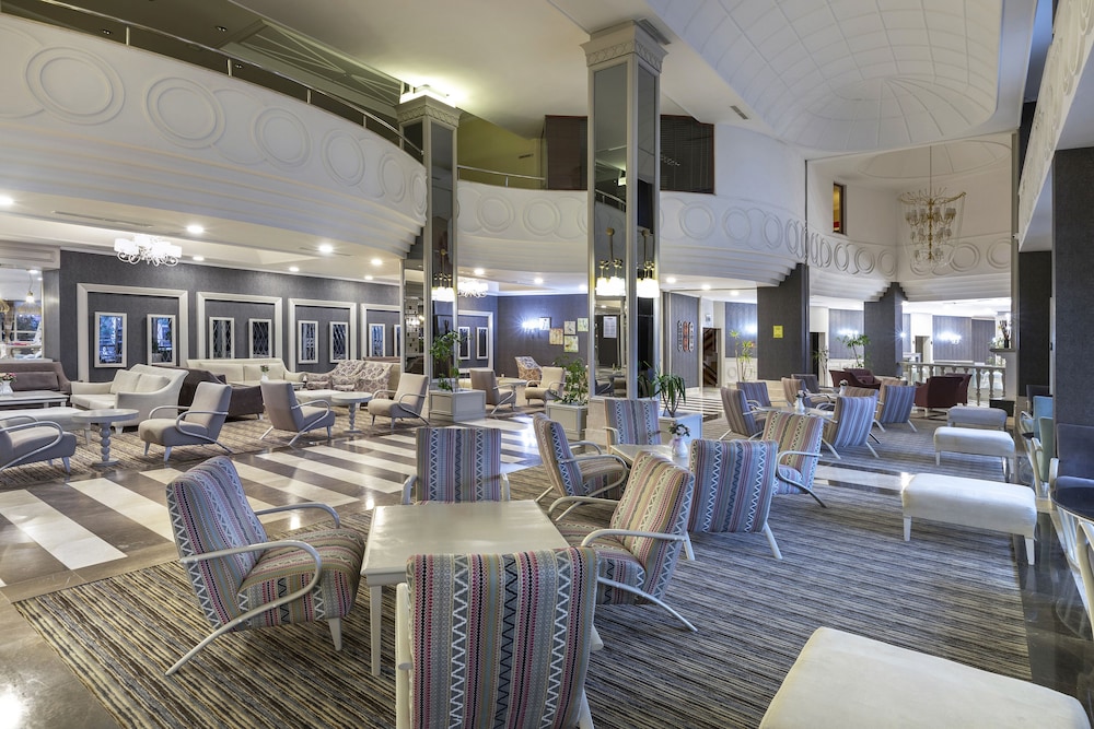Bella Resort & Spa - All Inclusive — Hotel building in Side