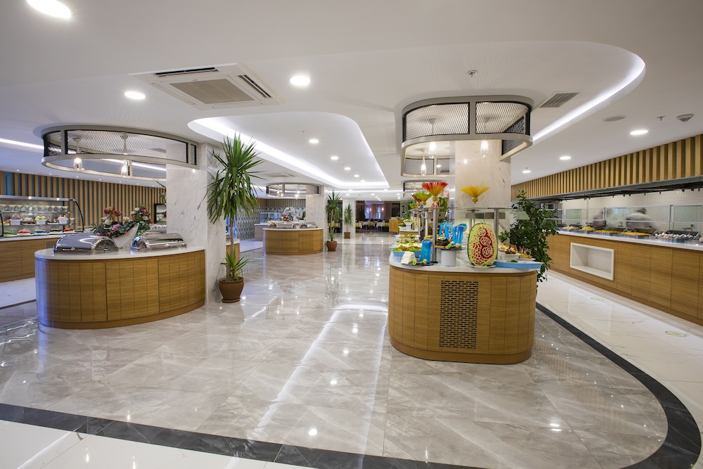 Bella Resort & Spa - All Inclusive — Restaurant & bars in Side