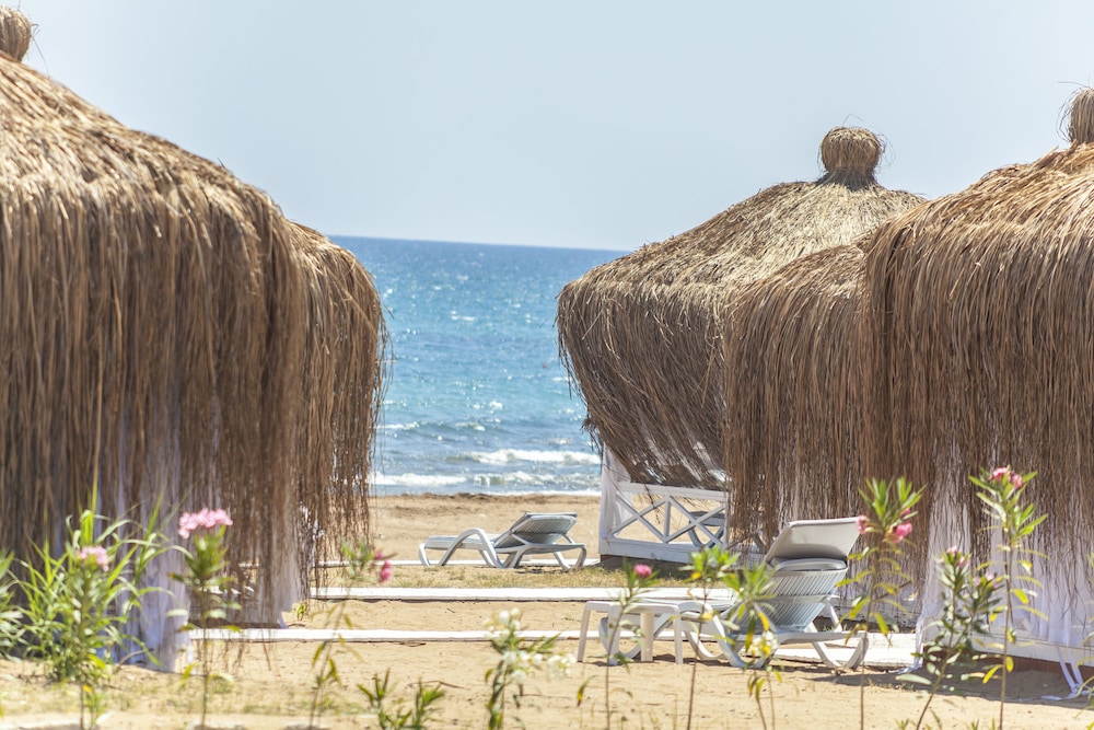 Bella Resort & Spa - All Inclusive — Beach in Side