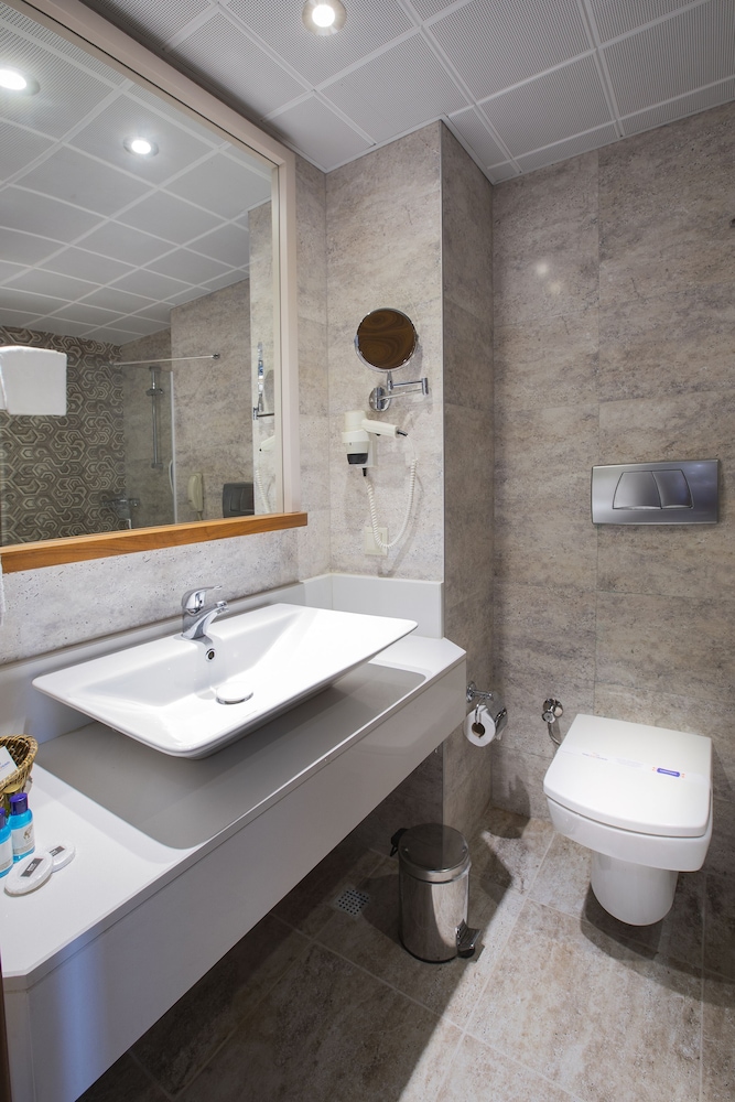 Bella Resort & Spa - All Inclusive — Hotel rooms in Side
