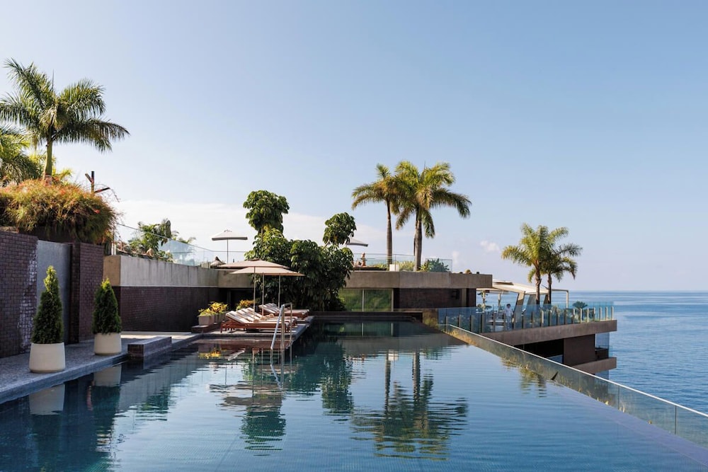 Saccharum Resort — Swimming pool in Calheta, Madeira