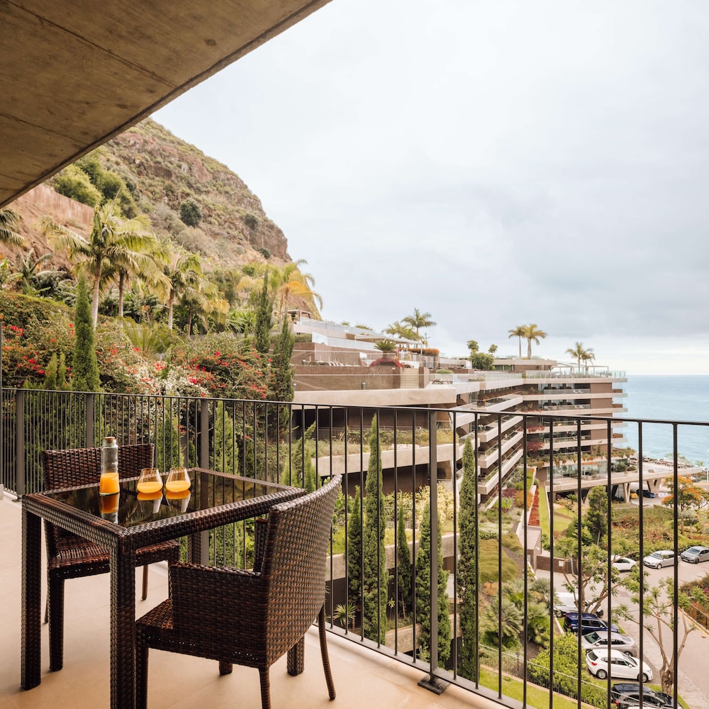 Saccharum Resort — Hotel rooms in Calheta, Madeira