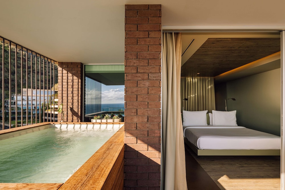 Saccharum Resort — Hotel rooms in Calheta, Madeira