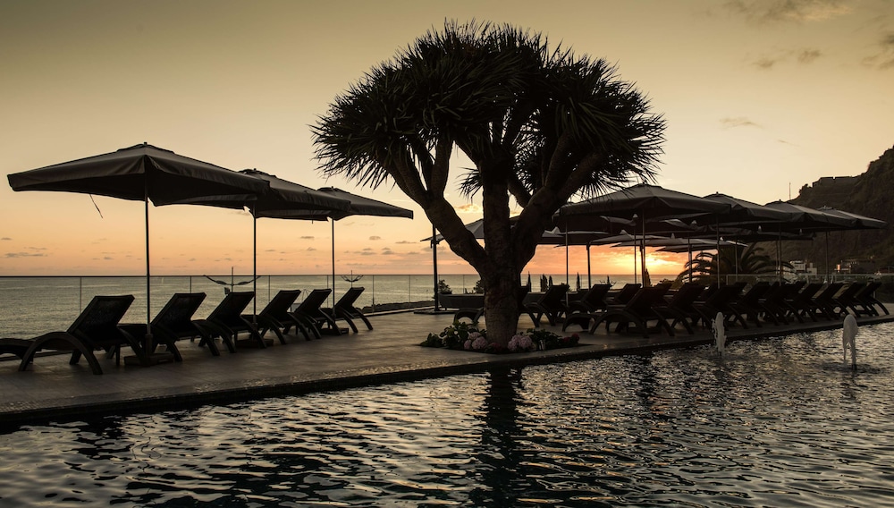 Saccharum Resort — Swimming pool in Calheta, Madeira