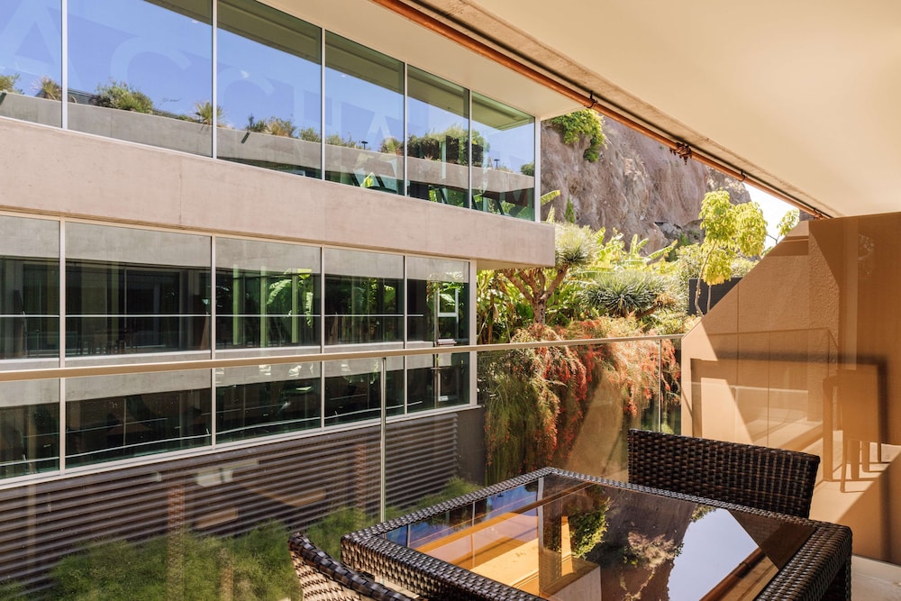 Saccharum Resort — Hotel building in Calheta, Madeira