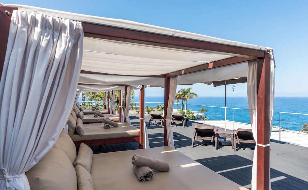 Saccharum Resort — Spa in Calheta, Madeira