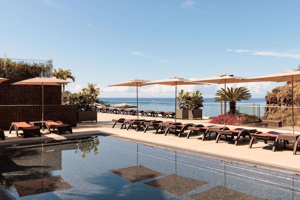 Saccharum Resort — Swimming pool in Calheta, Madeira