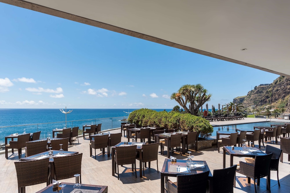 Saccharum Resort — Restaurant & bars in Calheta, Madeira