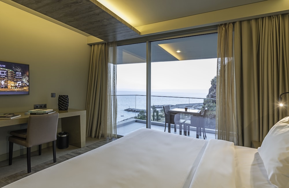 Saccharum Resort — Hotel rooms in Calheta, Madeira