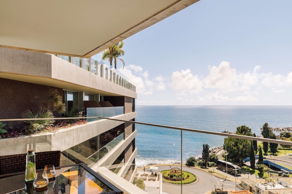 Saccharum Resort — Hotel building in Calheta, Madeira