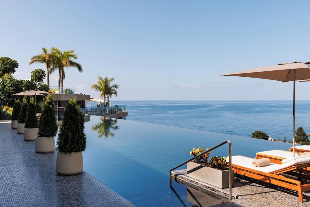 Saccharum Resort — Swimming pool in Calheta, Madeira