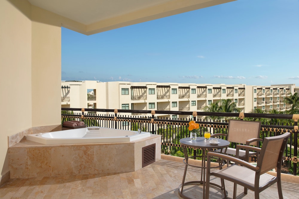 Dreams Riviera Cancun Resort & Spa - All Inclusive — Hotel rooms in Puerto Morelos, Quintana Roo