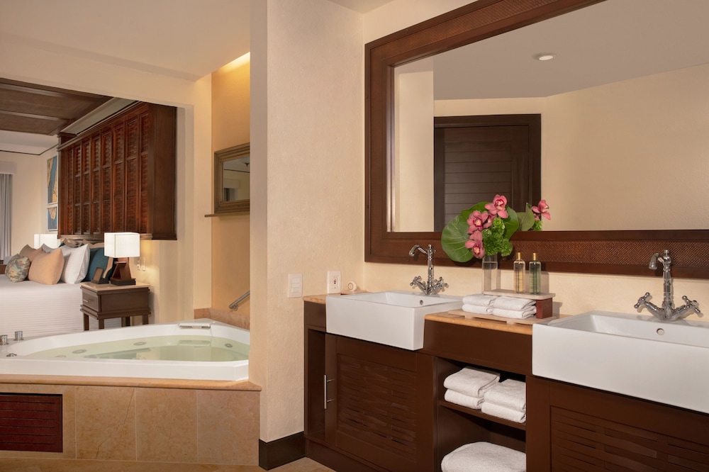Dreams Riviera Cancun Resort & Spa - All Inclusive — Hotel rooms in Puerto Morelos, Quintana Roo