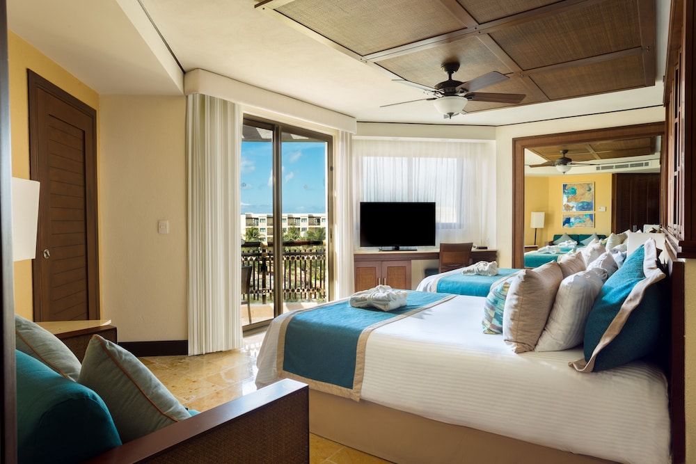 Dreams Riviera Cancun Resort & Spa - All Inclusive — Hotel rooms in Puerto Morelos, Quintana Roo
