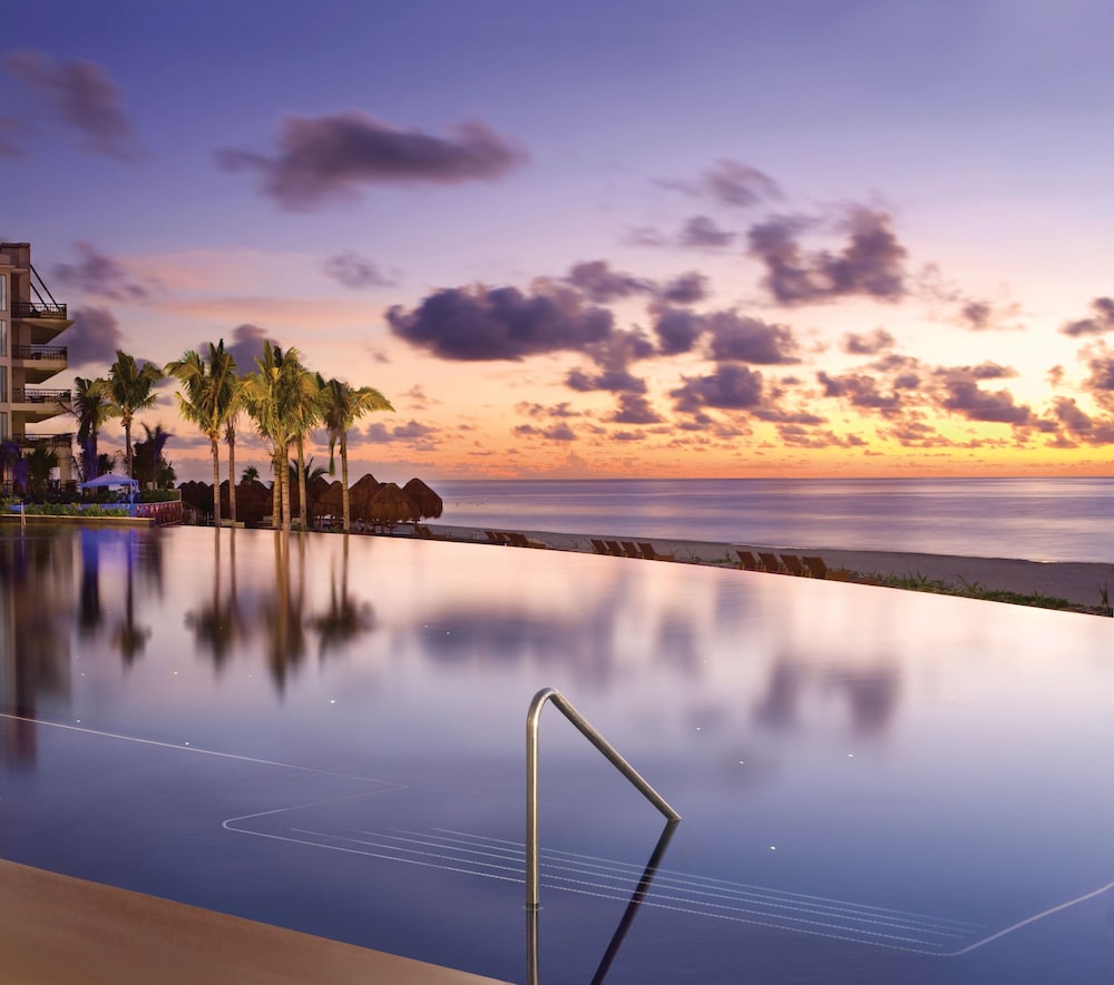 Dreams Riviera Cancun Resort & Spa - All Inclusive — Swimming pool in Puerto Morelos, Quintana Roo