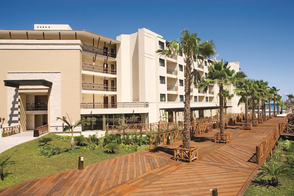 Dreams Riviera Cancun Resort & Spa - All Inclusive — Hotel building in Puerto Morelos, Quintana Roo