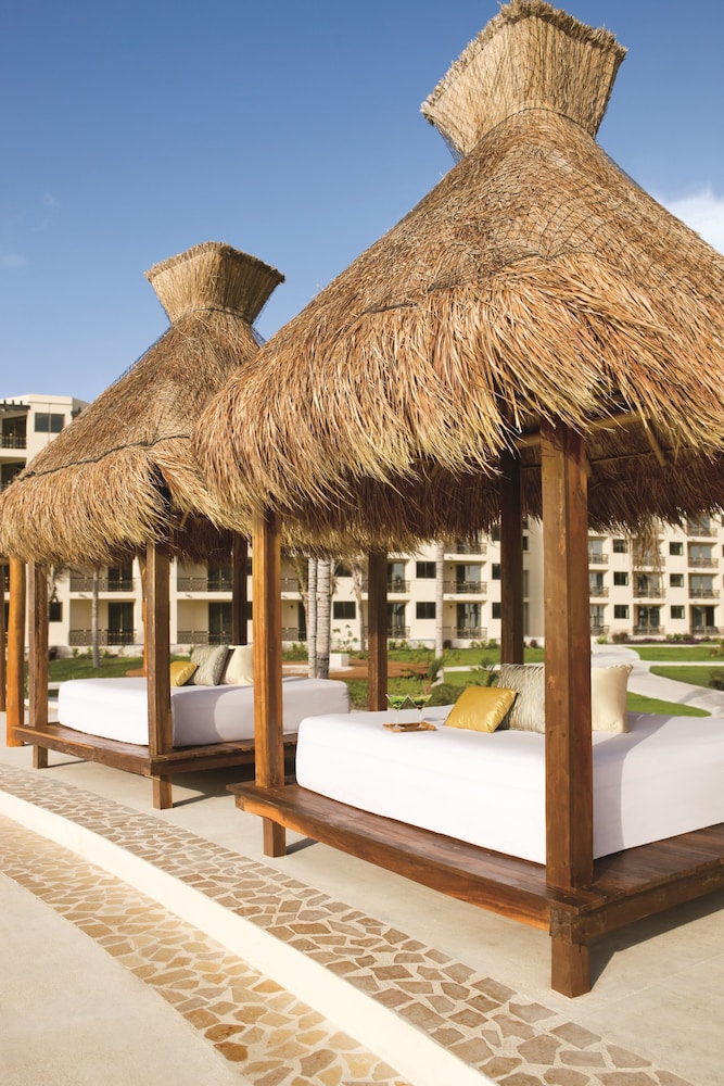 Dreams Riviera Cancun Resort & Spa - All Inclusive — Hotel building in Puerto Morelos, Quintana Roo