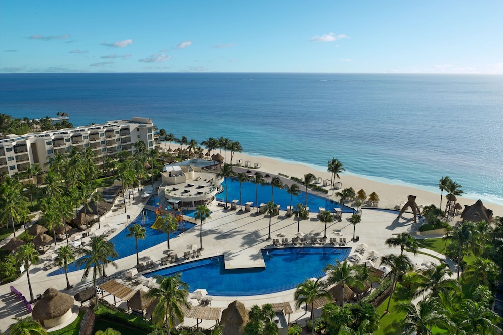 Dreams Riviera Cancun Resort & Spa - All Inclusive — Swimming pool in Puerto Morelos, Quintana Roo