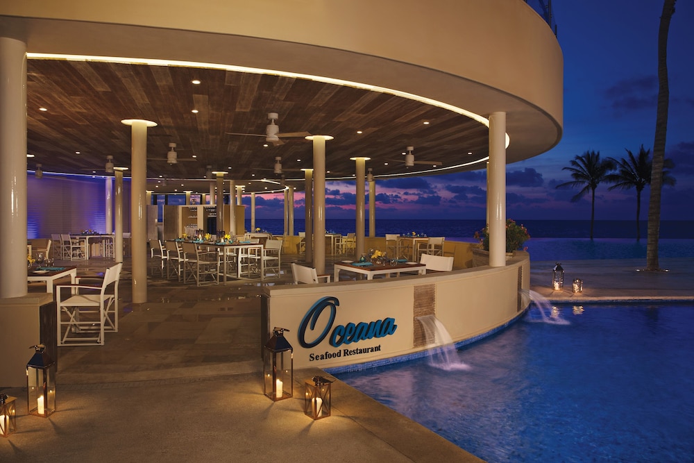 Dreams Riviera Cancun Resort & Spa - All Inclusive — Restaurant & bars in Puerto Morelos, Quintana Roo