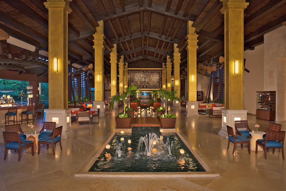 Dreams Riviera Cancun Resort & Spa - All Inclusive — Hotel building in Puerto Morelos, Quintana Roo
