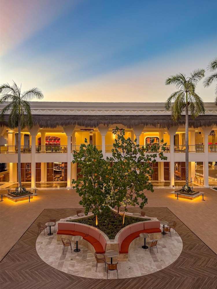 Grand Sunset Princess - All Inclusive — Hotel building in Playa del Carmen, Quintana Roo