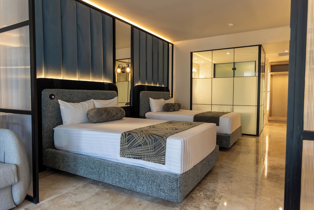 Grand Sunset Princess - All Inclusive — Hotel rooms in Playa del Carmen, Quintana Roo