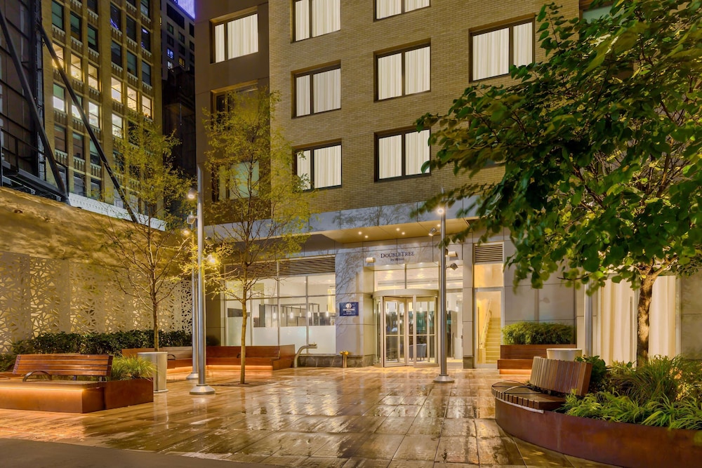 Doubletree by Hilton New York Times Square South — Hotel building in New York City, New York State