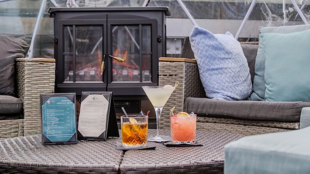 Doubletree by Hilton New York Times Square South — Restaurant & bars in New York City, New York State