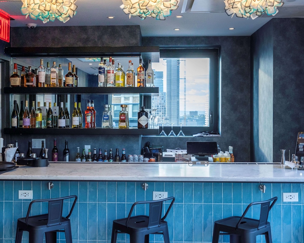 Doubletree by Hilton New York Times Square South — Restaurant & bars in New York City, New York State