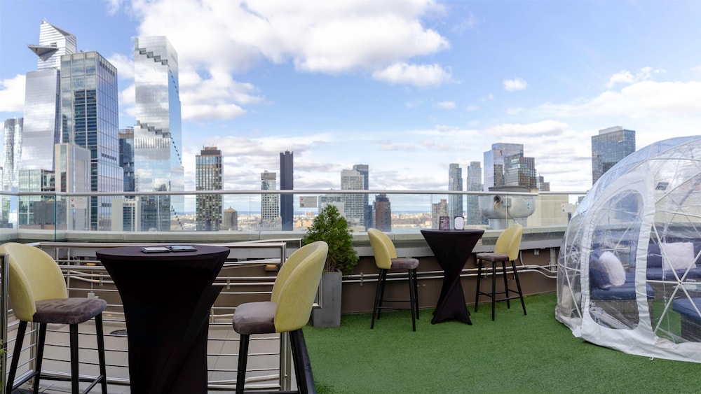 Doubletree by Hilton New York Times Square South — Restaurant & bars in New York City, New York State