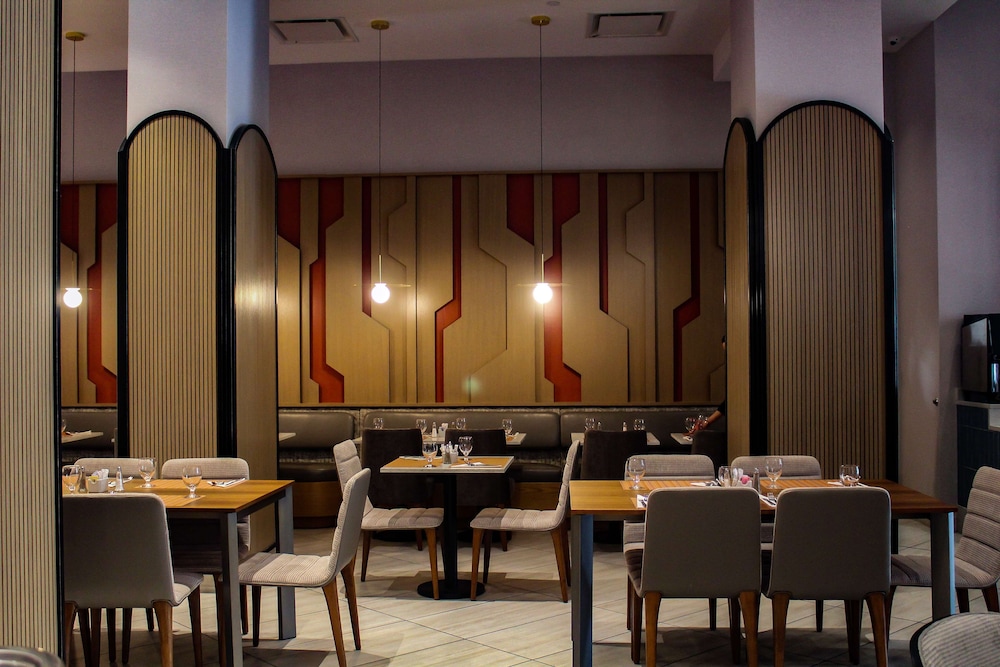 Doubletree by Hilton New York Times Square South — Restaurant & bars in New York City, New York State