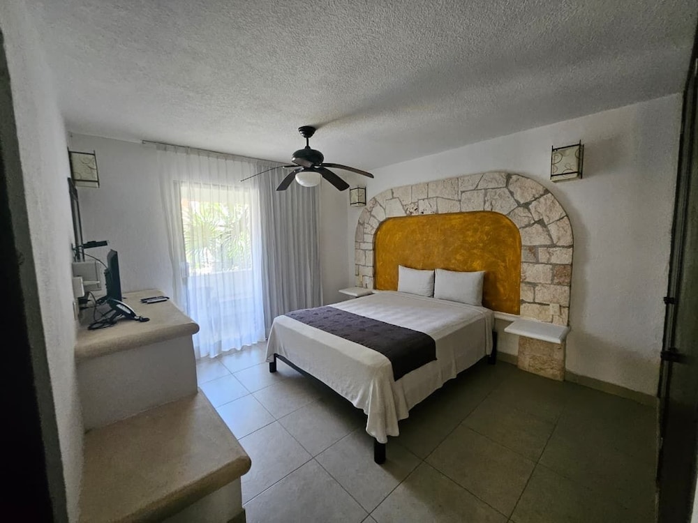 Tukan Hotel Playa del Carmen — Hotel rooms in Playa del Carmen, Quintana Roo