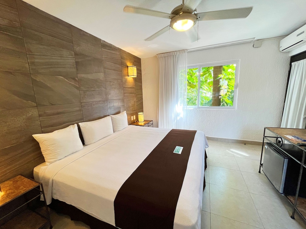 Tukan Hotel Playa del Carmen — Hotel rooms in Playa del Carmen, Quintana Roo