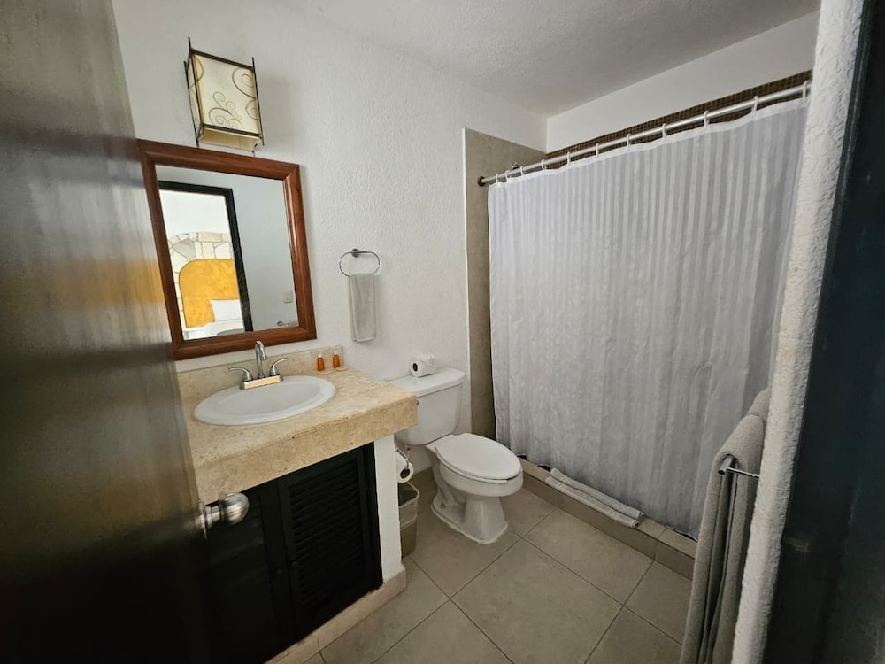 Tukan Hotel Playa del Carmen — Hotel rooms in Playa del Carmen, Quintana Roo