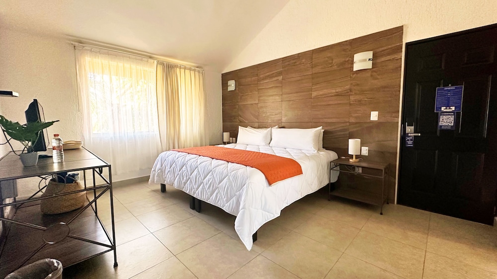 Tukan Hotel Playa del Carmen — Hotel rooms in Playa del Carmen, Quintana Roo