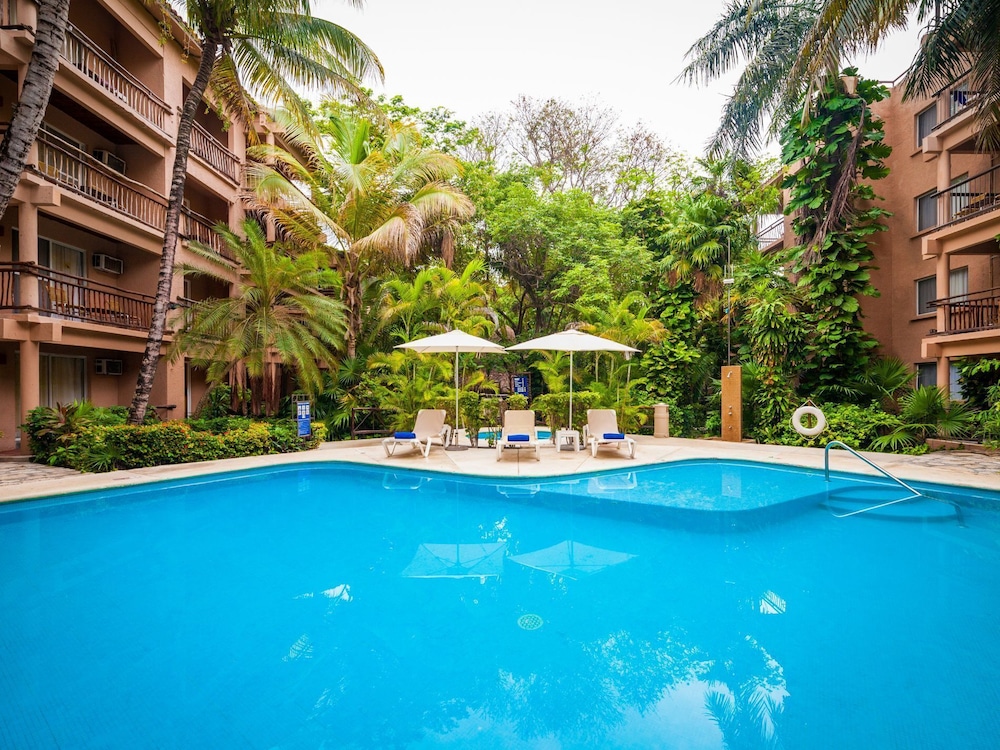 Tukan Hotel Playa del Carmen — Swimming pool in Playa del Carmen, Quintana Roo