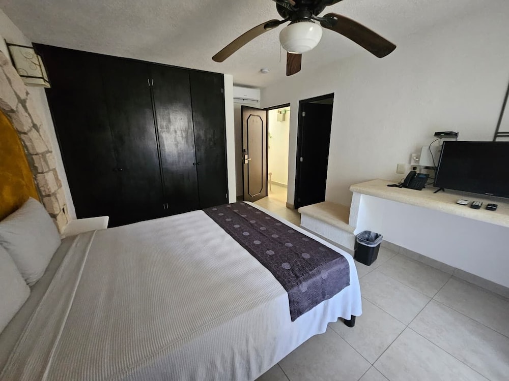 Tukan Hotel Playa del Carmen — Hotel rooms in Playa del Carmen, Quintana Roo