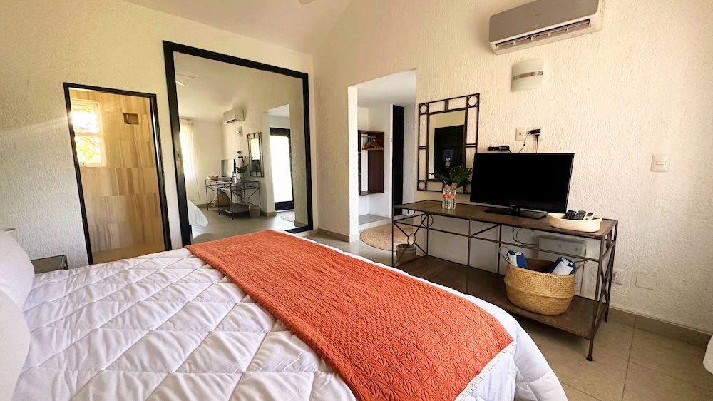 Tukan Hotel Playa del Carmen — Hotel rooms in Playa del Carmen, Quintana Roo
