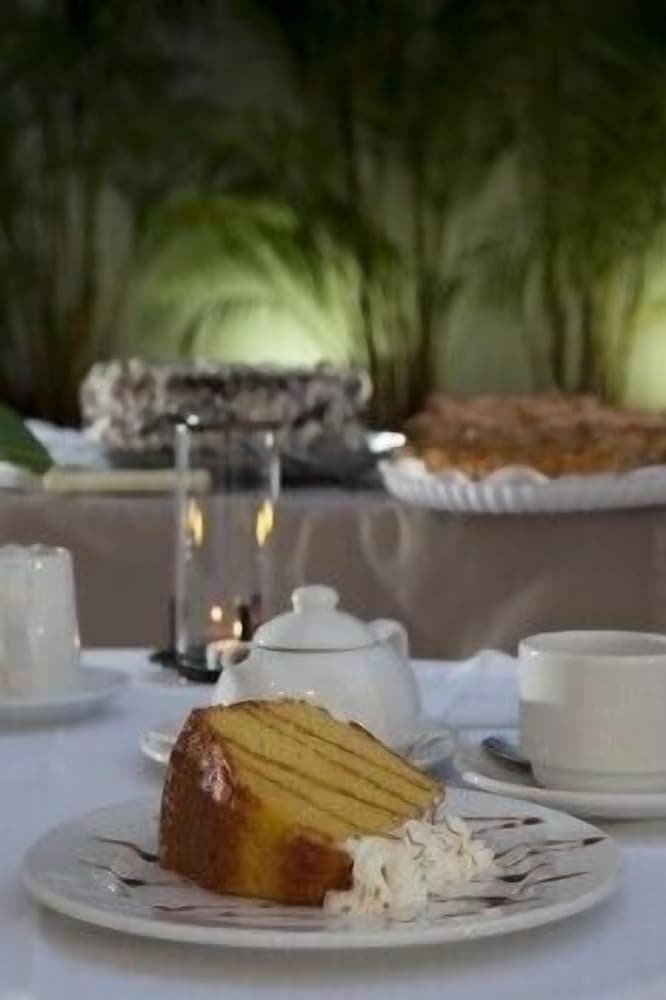 Hotel White Waters — Restaurant & bars in Machico, Madeira